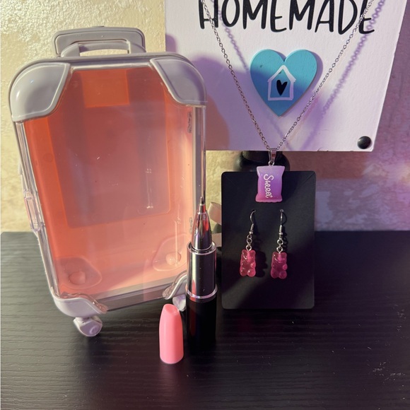 Keychain/Accessory Gift Set - Picture 6 of 6